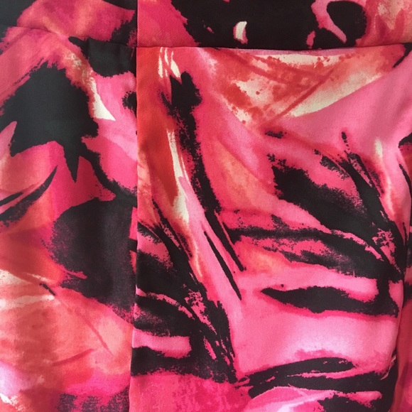 EUC✨ Sleeveless sheath print | round split neck - Picture 4 of 8